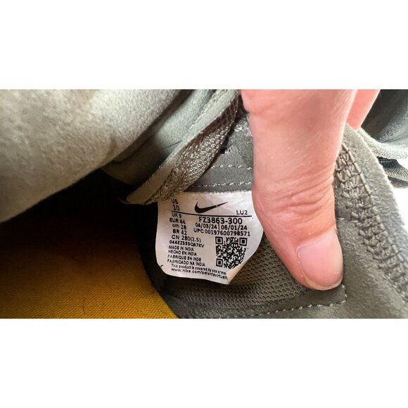 Nike Men's C1TY Sneaker Lt Army Green / Black Casual Sporty Tennis Shoes US 10 - Picture 2 of 9